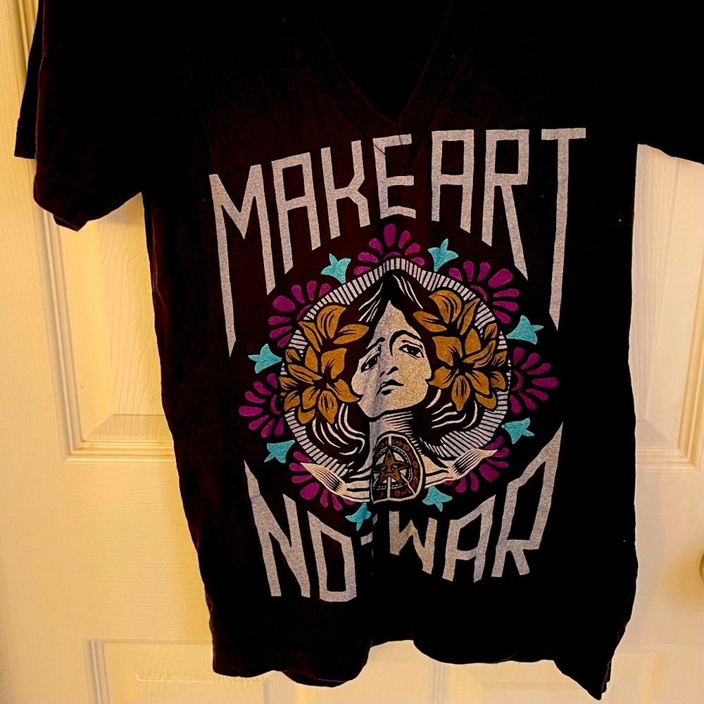 V neck tshirt